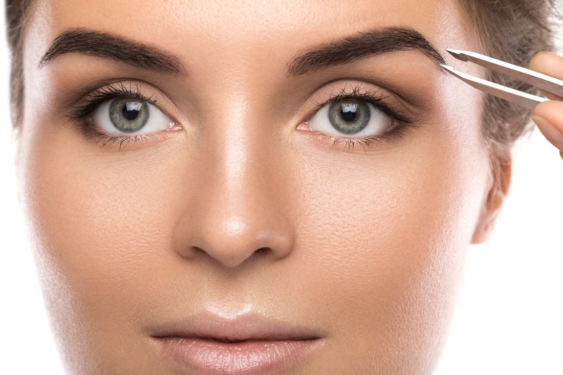 How Do Peptides Promote Lash and Eyebrow Growth?